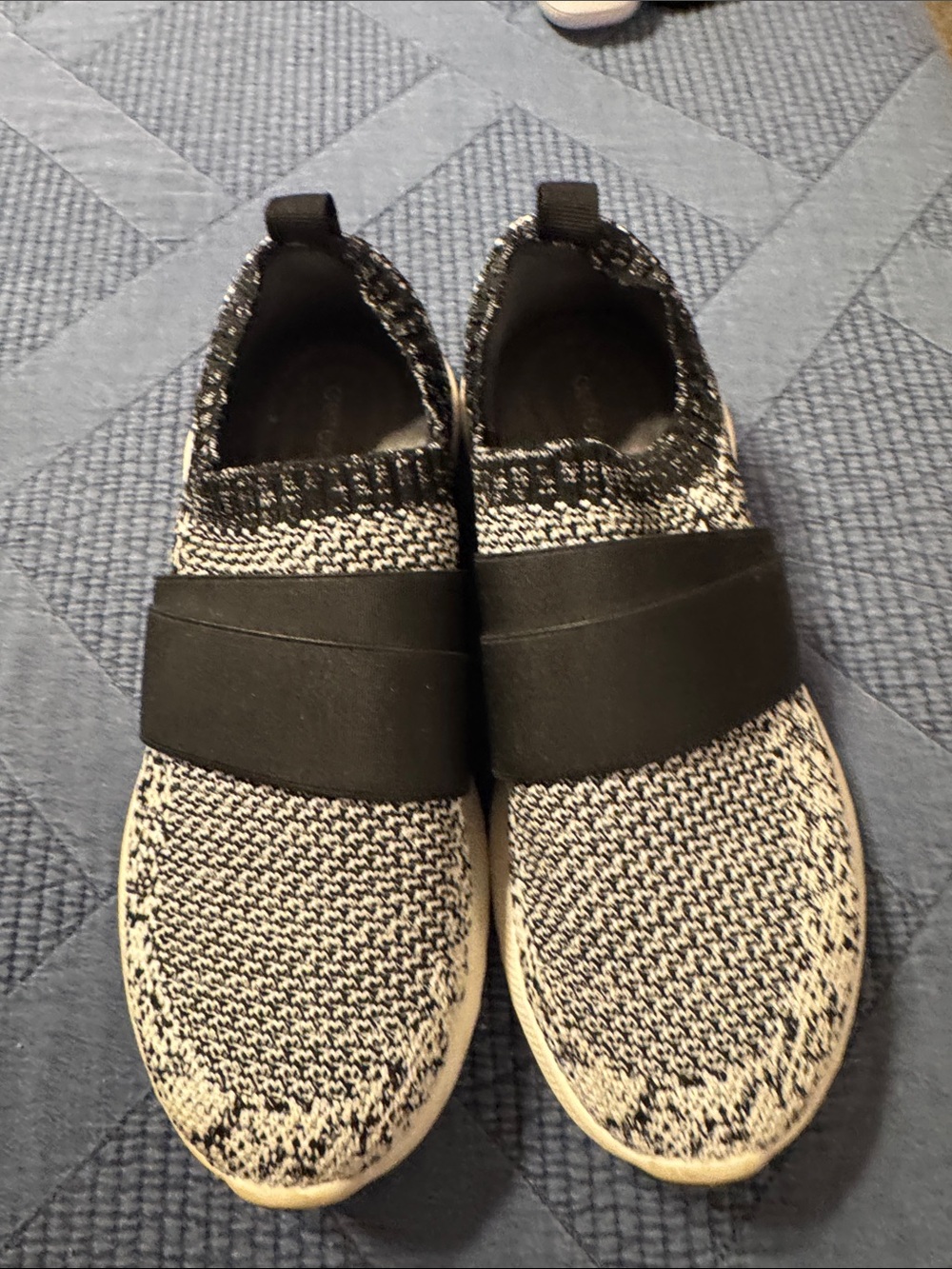 Women’s Aetrex Slip-On Knit Sneakers - Black and White. Size 8